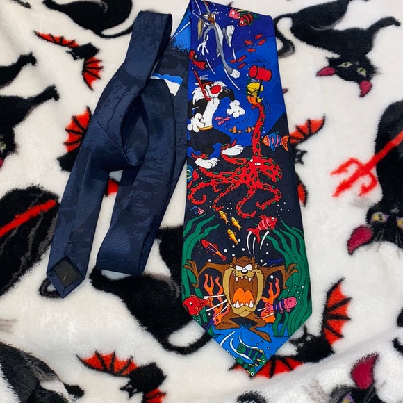 Vintage 90s Looney Tunes Tie - Picture 2 of 6